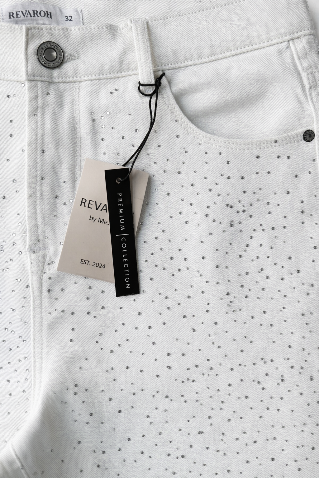 Ladies White Straight Fit Jeans