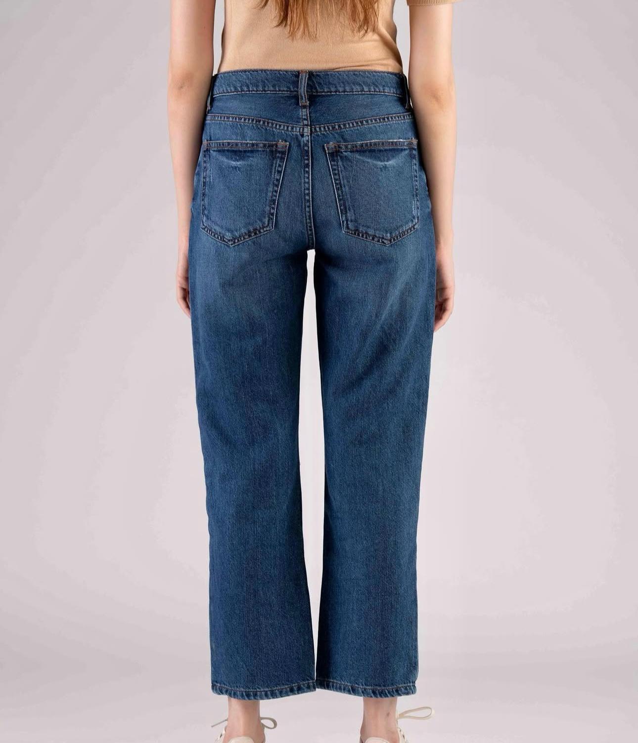 Women’s Straight Fit Jeans